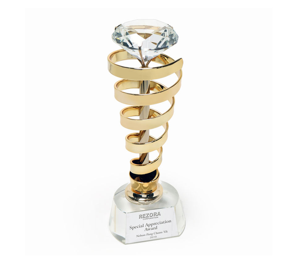 Orro Spin Diamond Award on Round Crystal Base